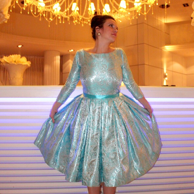 לימודי תפירה בשיטת AB - בית הספר למקצועות האופנה Fashions בניהול אילנה ברטל