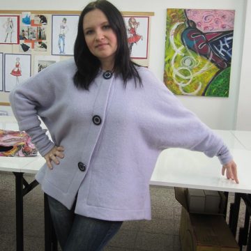 עוד תלמידה שבחרה ללמוד עיצוב אופנה ברחובות